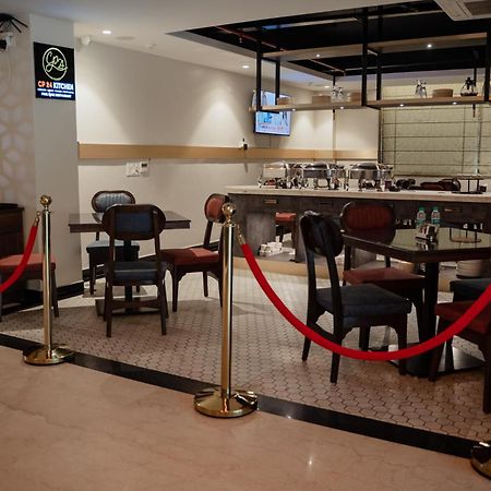 Belvedere Suites Greater Noida Exterior foto