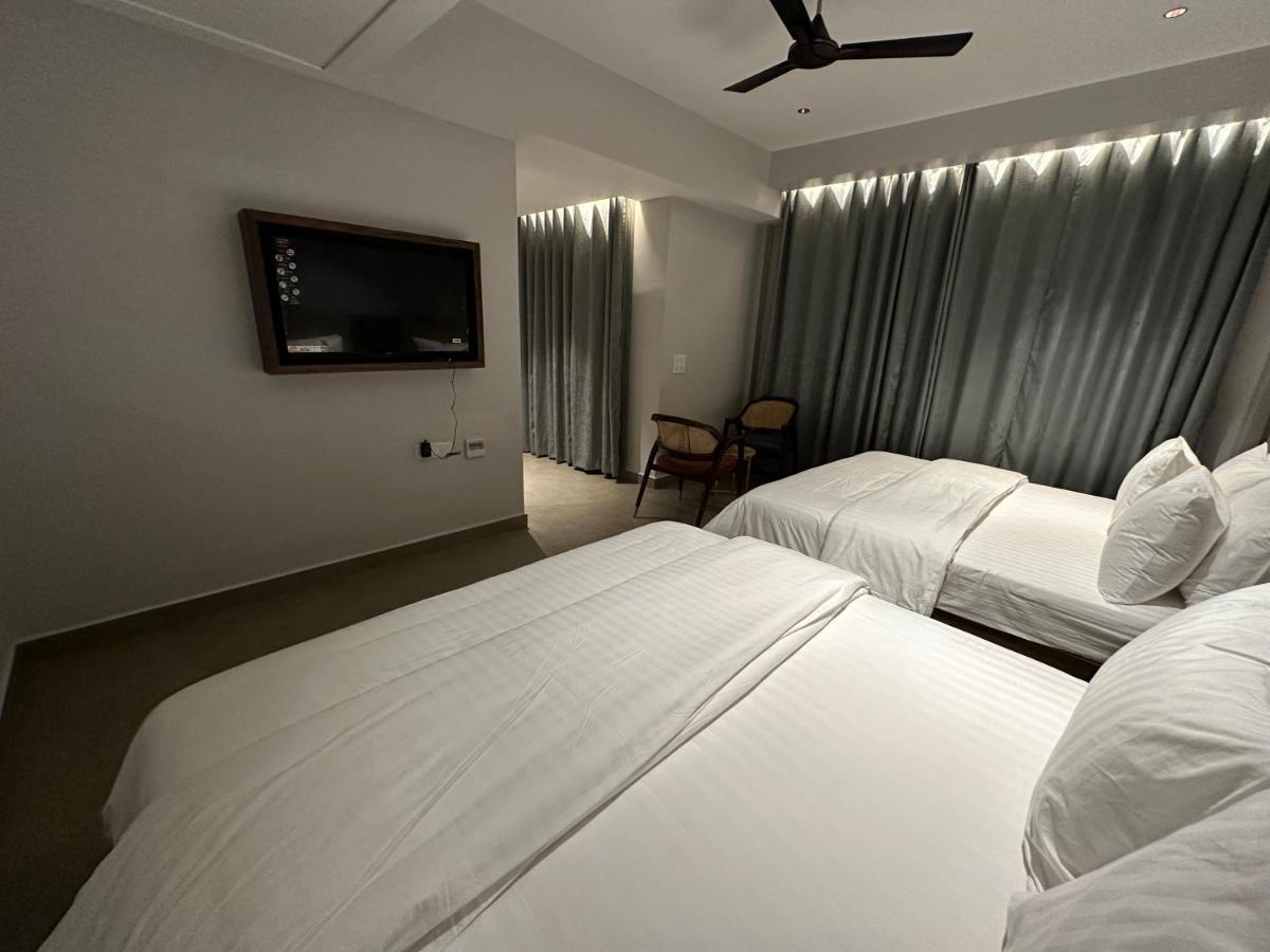 Belvedere Suites Greater Noida Exterior foto