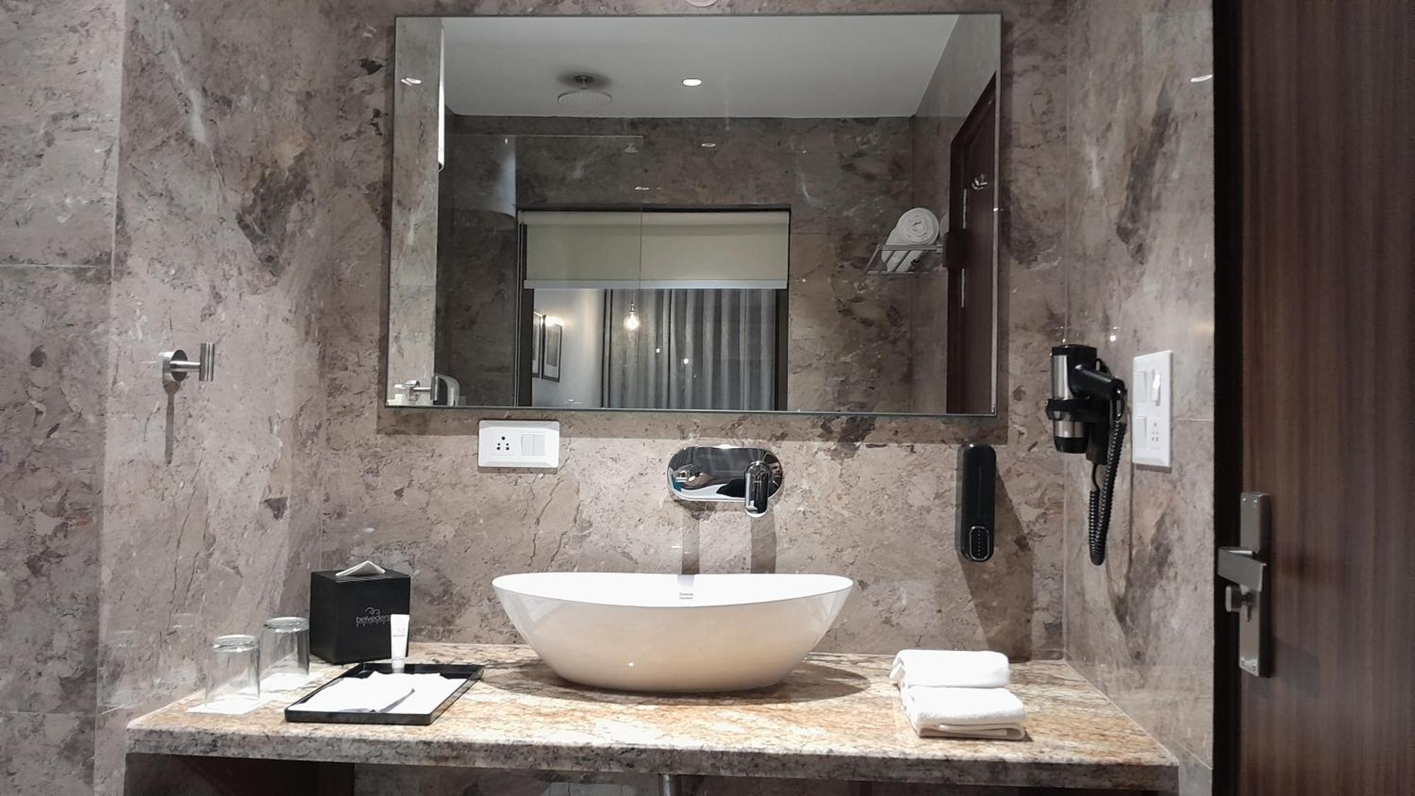 Belvedere Suites Greater Noida Exterior foto